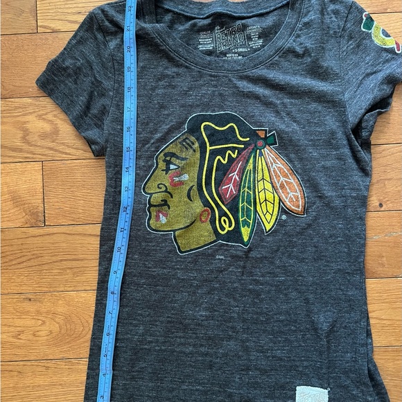 Women’s Chicago Blackhawks Tshirt - Picture 2 of 5